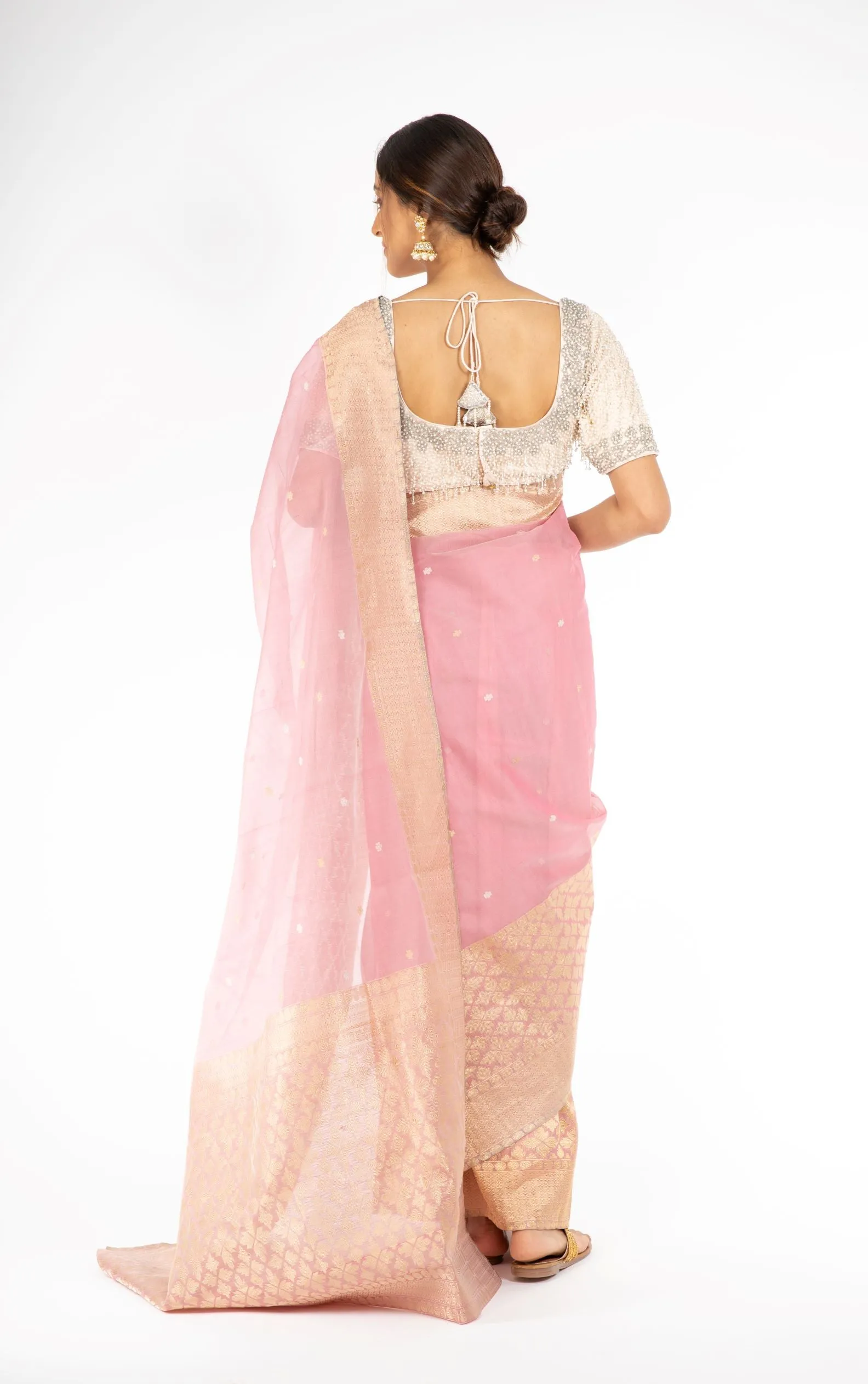 Beauteous Rose Quartz Handloom Silk Saree