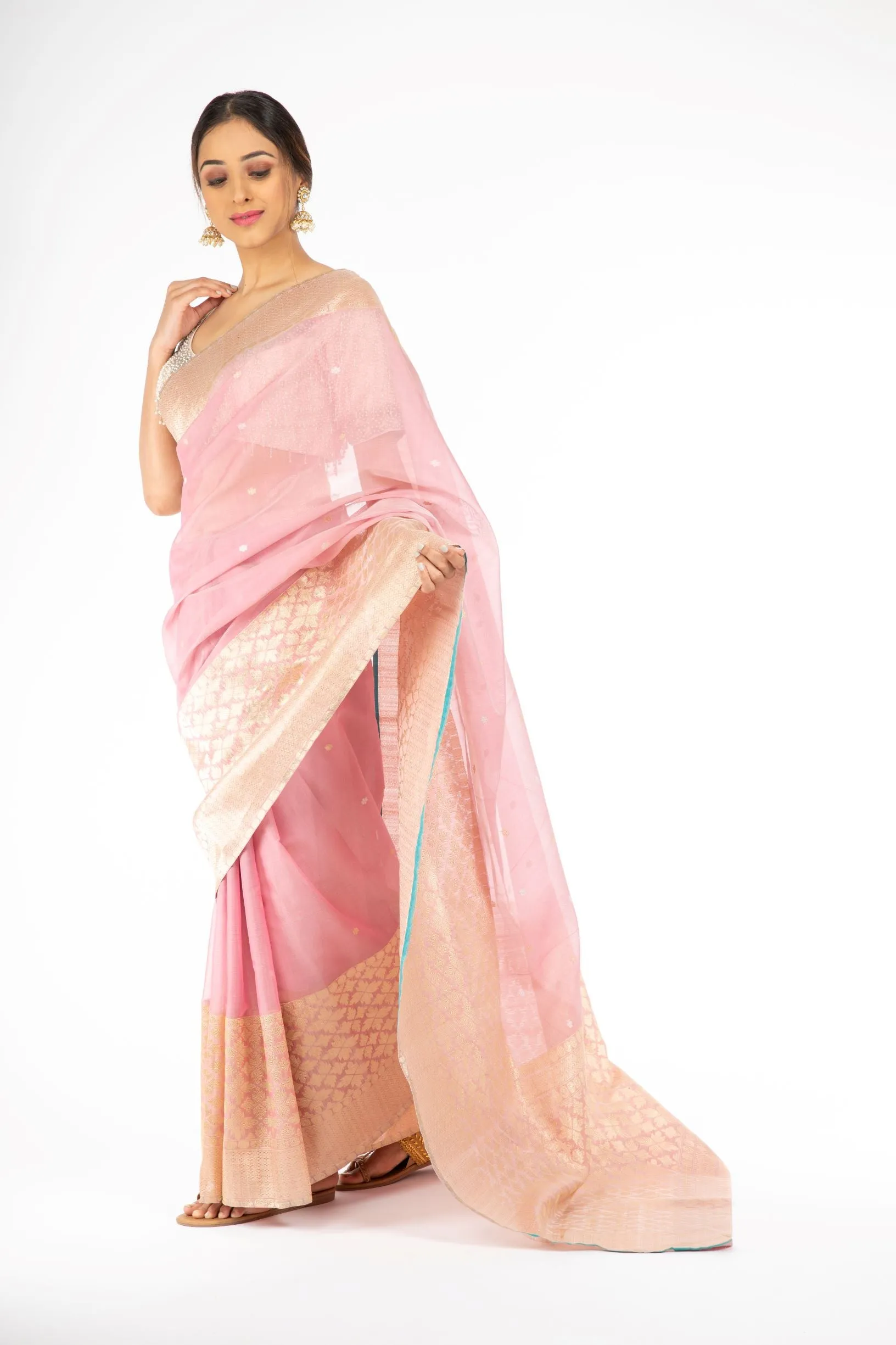 Beauteous Rose Quartz Handloom Silk Saree