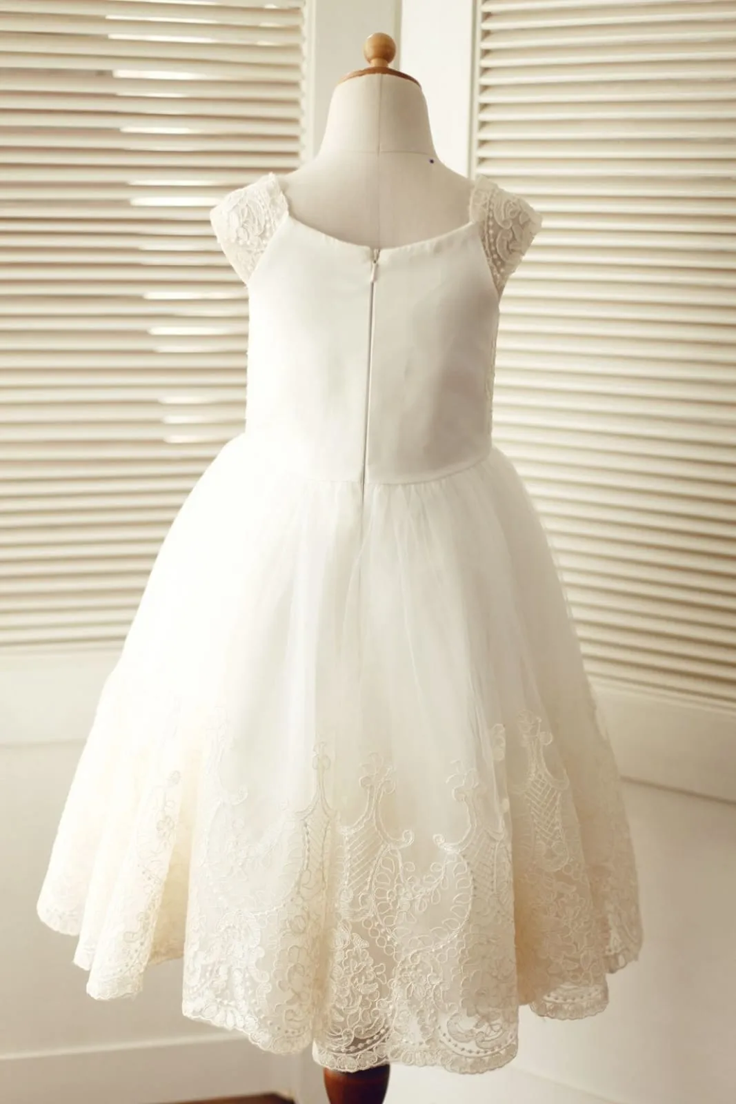 Cap Sleeves Champagne Lace Ivory Tulle Wedding Flower Girl Dress