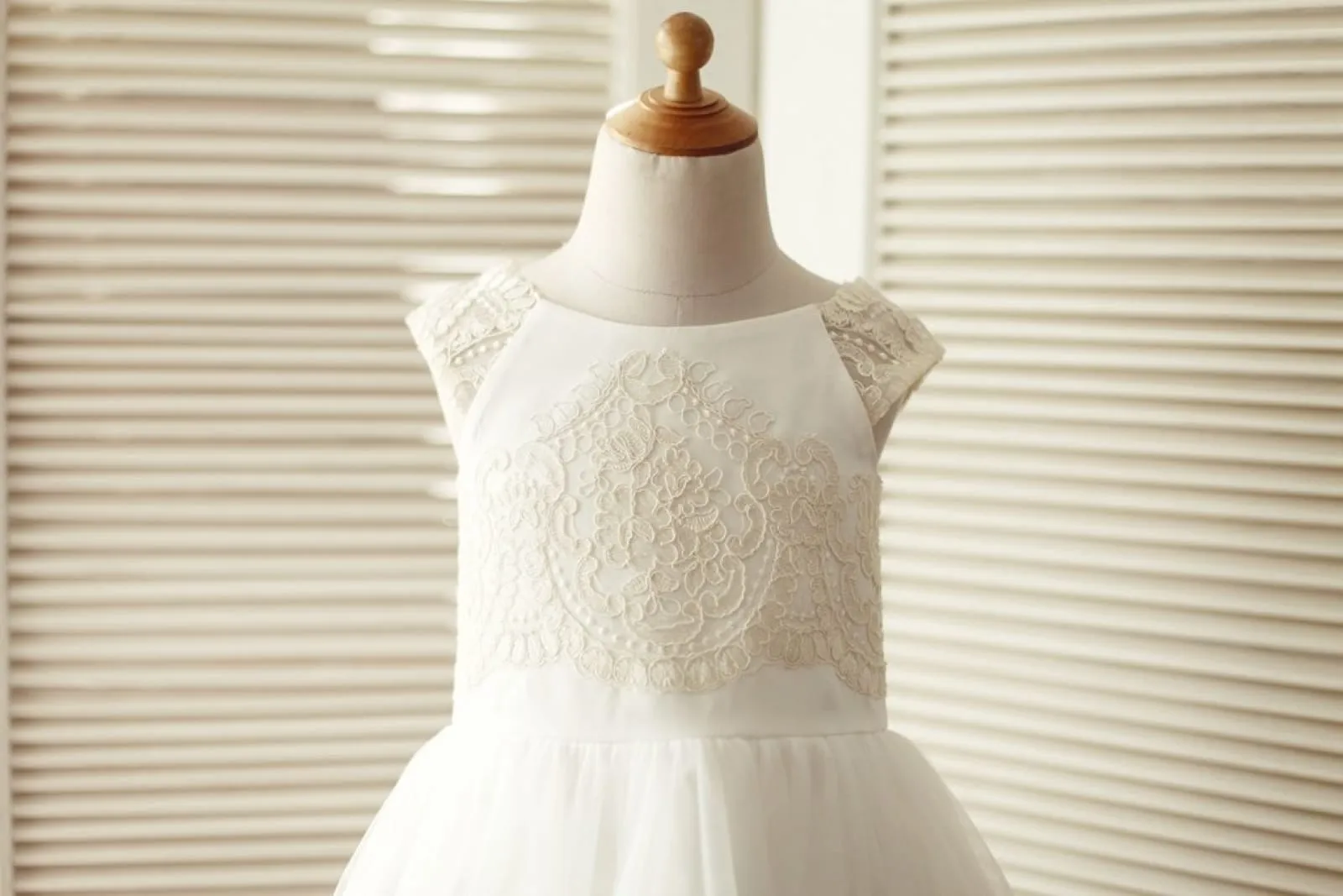 Cap Sleeves Champagne Lace Ivory Tulle Wedding Flower Girl Dress