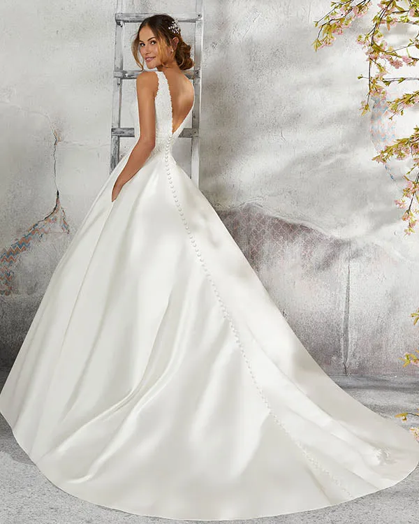 Delicate 2018 Lace Wedding Dresses V-Neck Satin Ball Gown Simple Bridal Wedding Gowns with Buttons