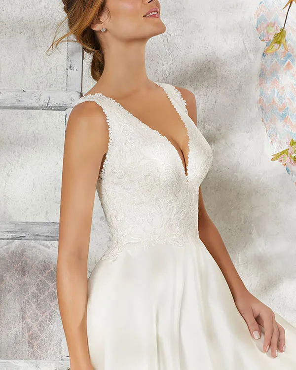 Delicate 2018 Lace Wedding Dresses V-Neck Satin Ball Gown Simple Bridal Wedding Gowns with Buttons
