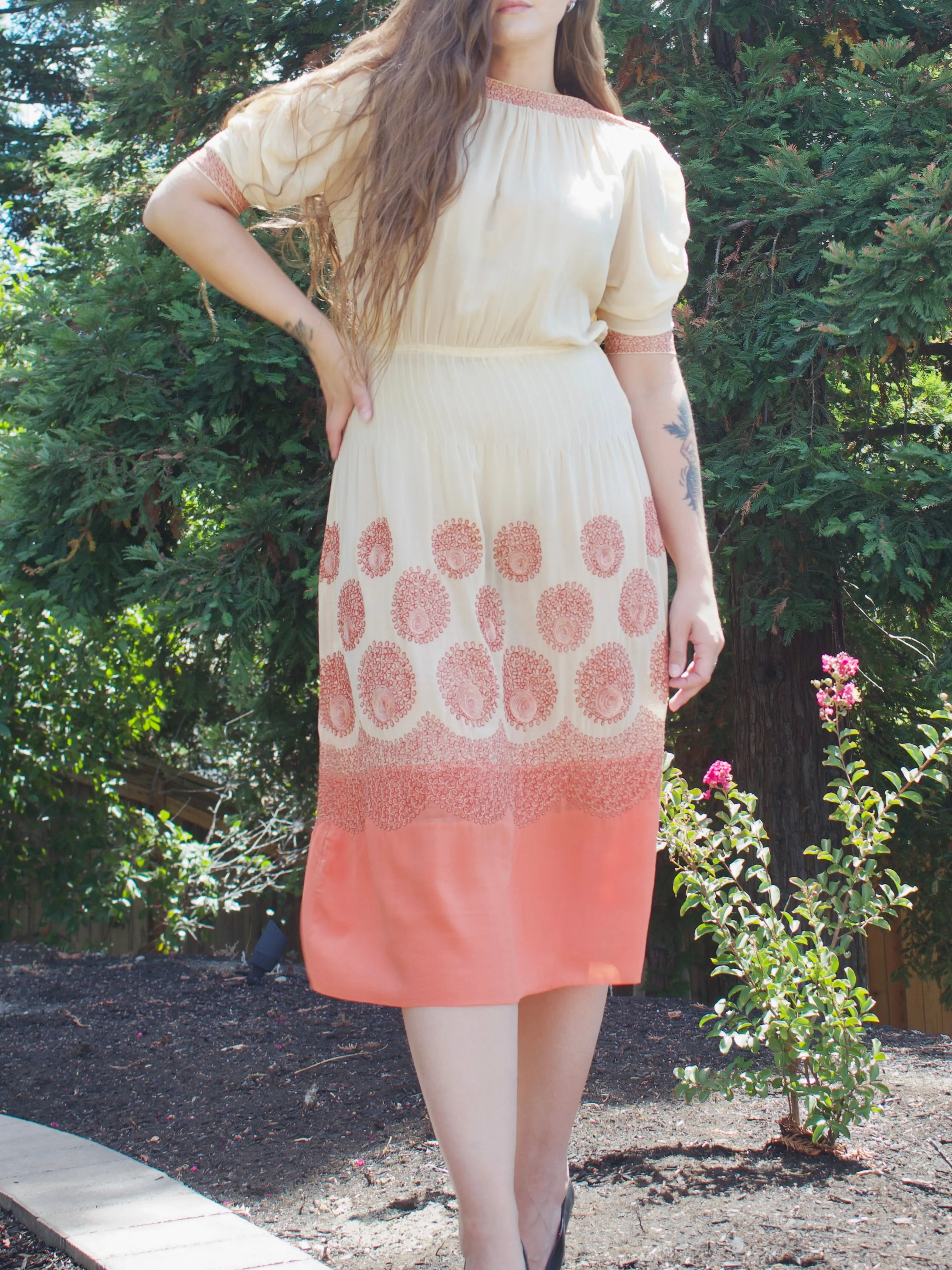 Early 1930s Saffron Embroidered Ecru Silk Crepe Ruched Sleeve Dress
