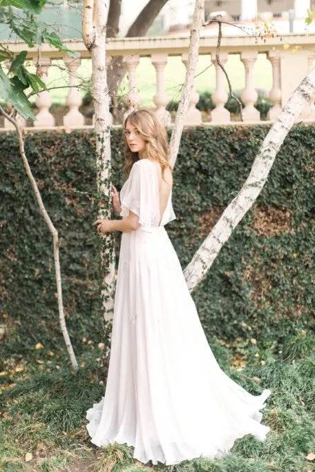 Floor-Length Poet-Sleeve Appliqued Chiffon Wedding Dress-MK_705165