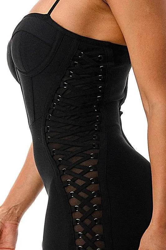 LACE-UP ON THE SIDE DESIGN BANDAGE DRESS