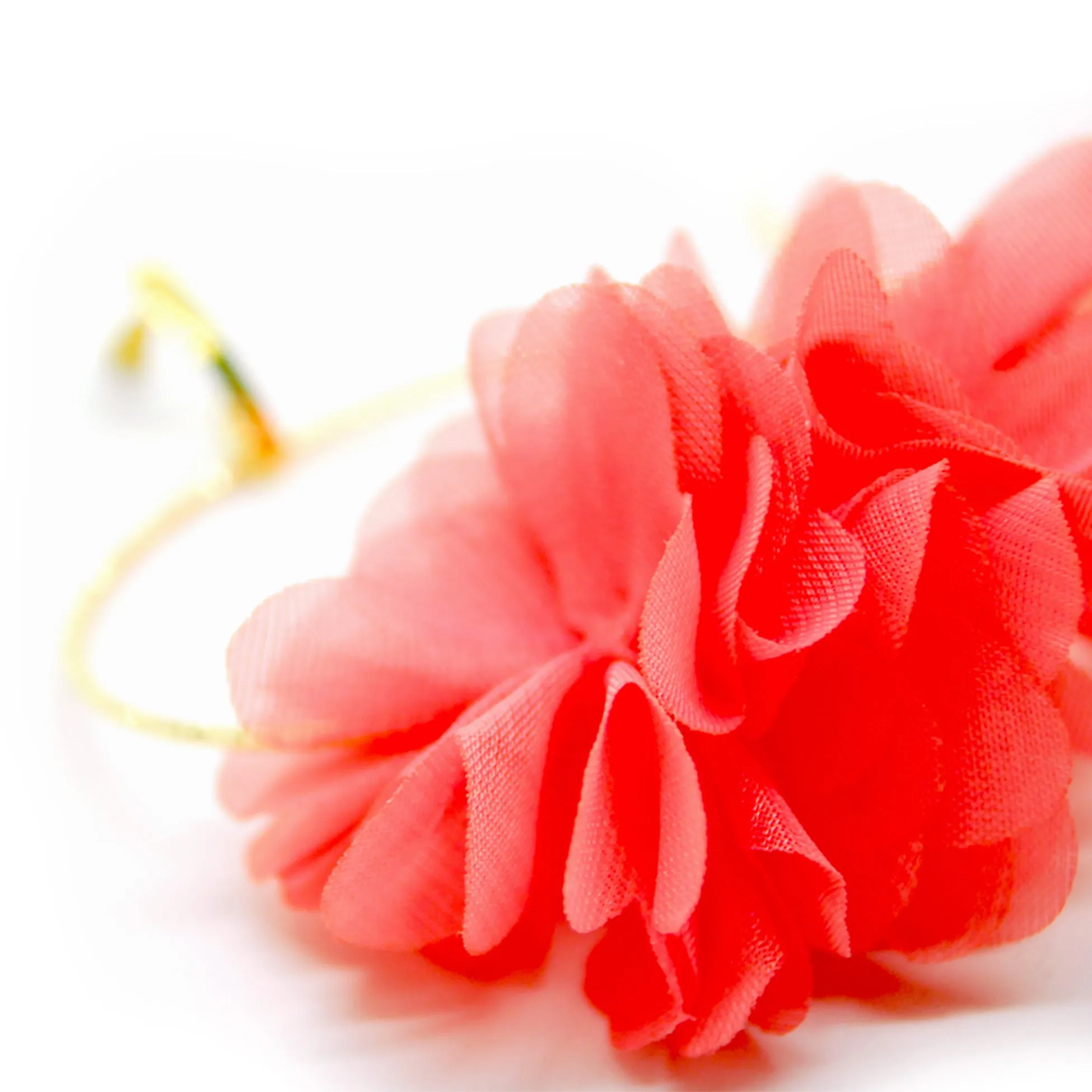 Libia: Peach Petals Earrings