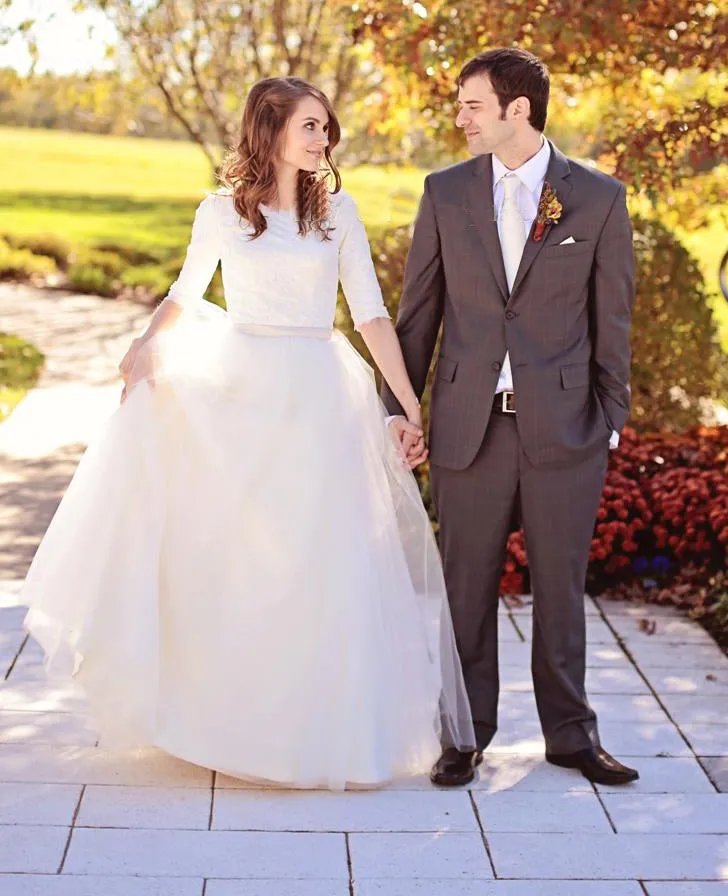 Modest Simple Scoop Lace Tulle Wedding Dress with Elbow Sleeves-715368