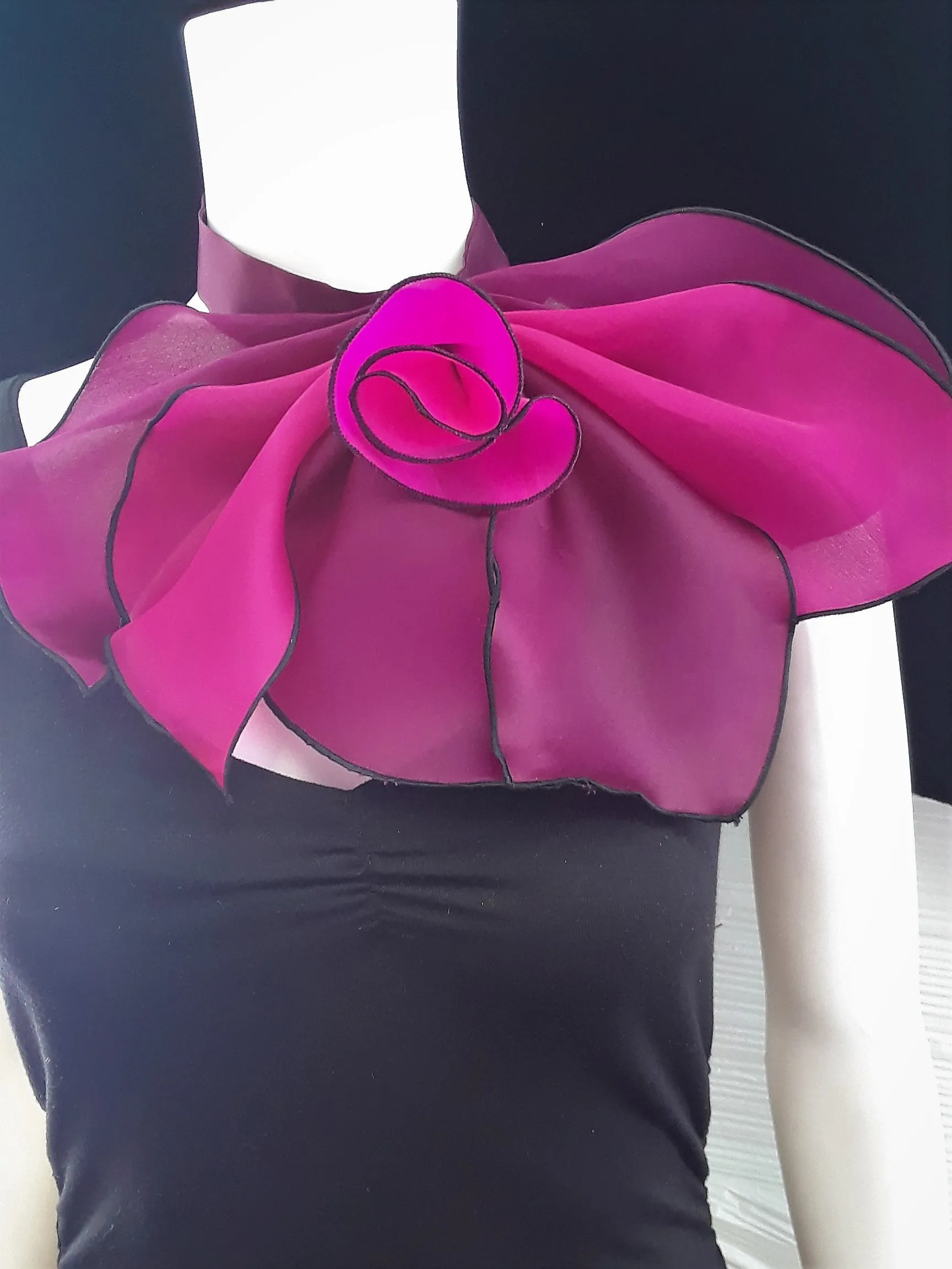 Neck piece with flower