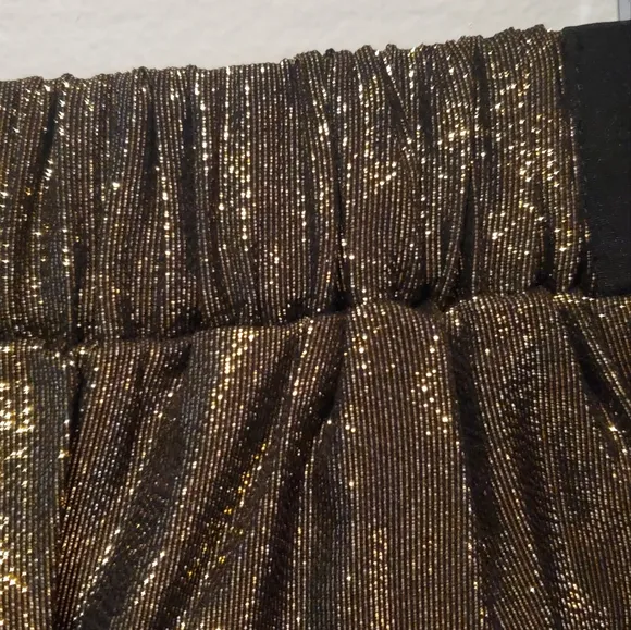 NWT -MADISON MARCUS - SHORTS - golden/black - evening shorts- WITH TAG