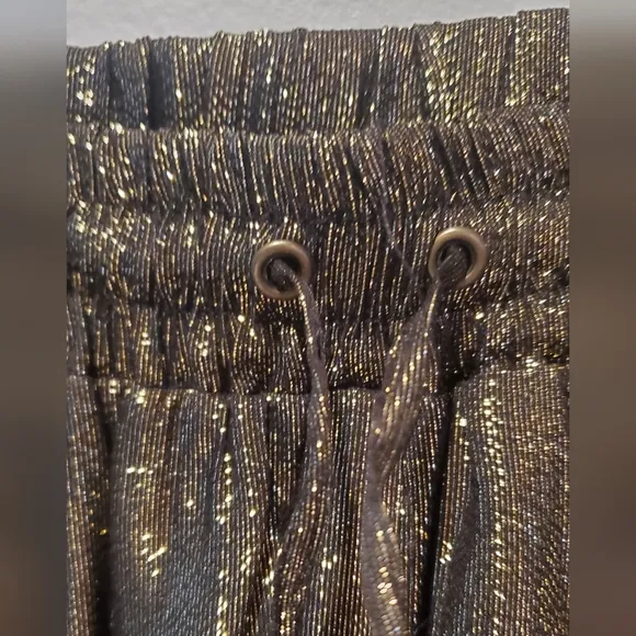 NWT -MADISON MARCUS - SHORTS - golden/black - evening shorts- WITH TAG