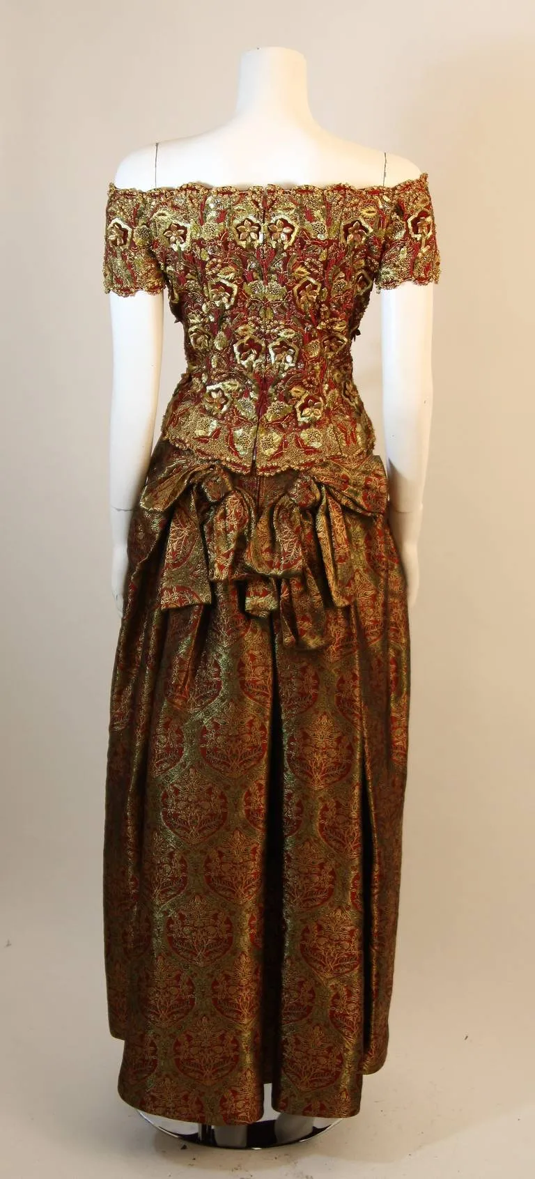 OSCAR DE LA RENTA Gold and Burgundy Evening Ensemble