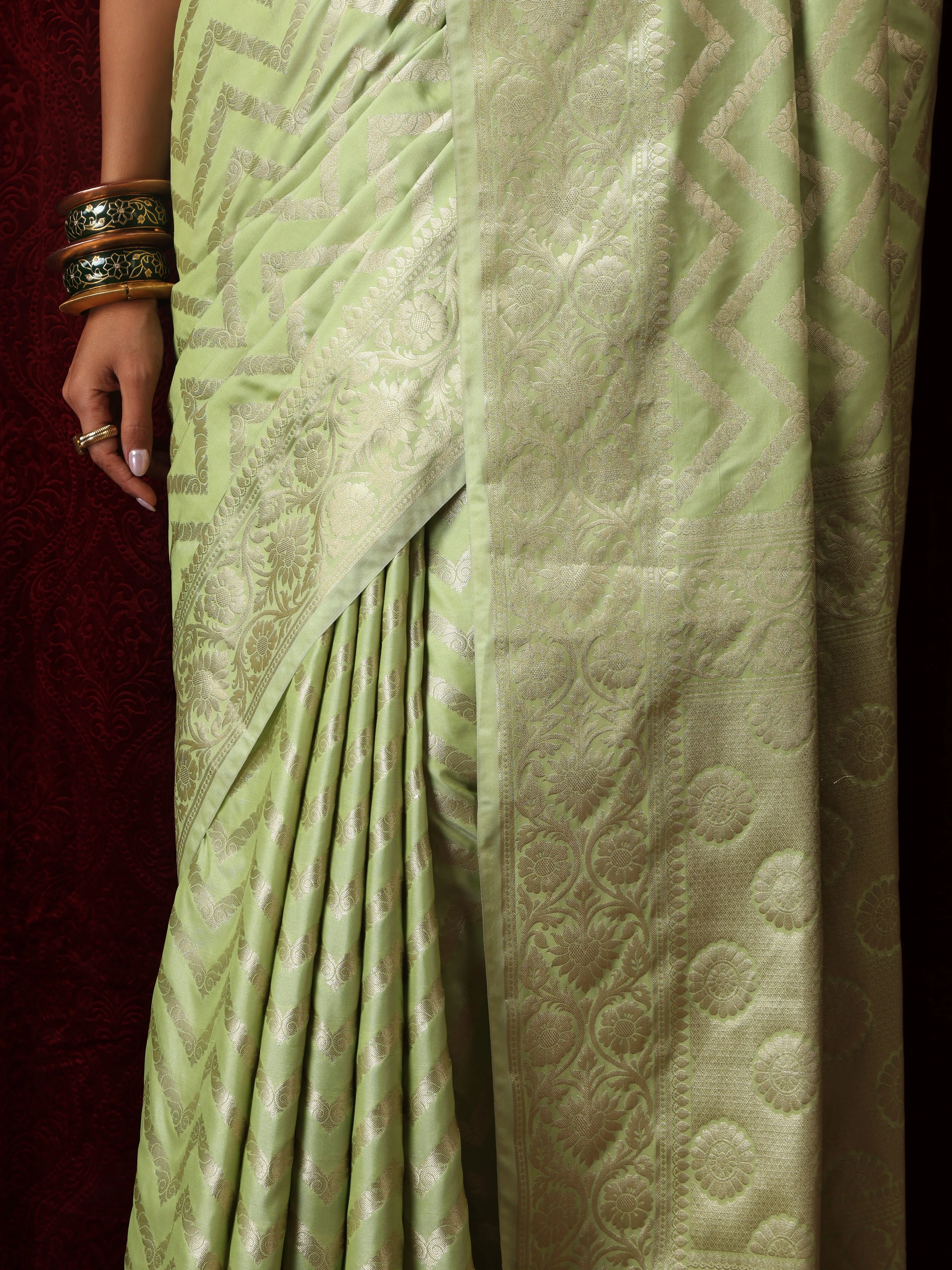 Pure Silk Green Chevron Saree with Blouse Fabric