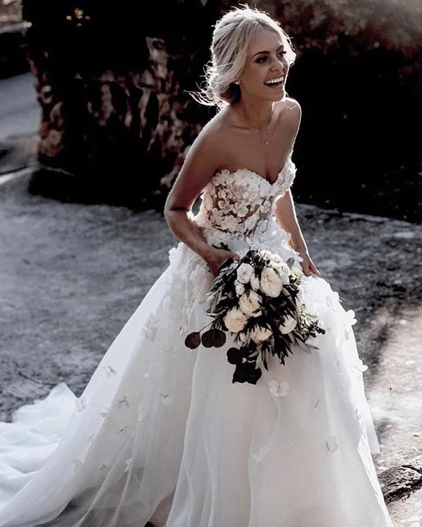 Romantic Lace Beach Wedding Dresses A-line Sweetheart Sheer Lace Appliques Princess Bridal Gowns