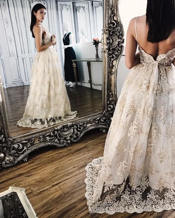 Sexy Beach Wedding Gowns Lace Appliques A Line Spaghetti Straps Backless Bohemian Bridal Gown