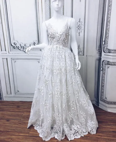 Sexy Beach Wedding Gowns Lace Appliques A Line Spaghetti Straps Backless Bohemian Bridal Gown