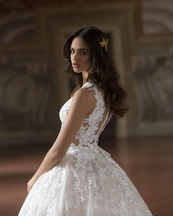 Sexy Sheer Lace Wedding Dresses Lace Appliques Deep V-Neck Tulle Bridal Ball Gowns 2020
