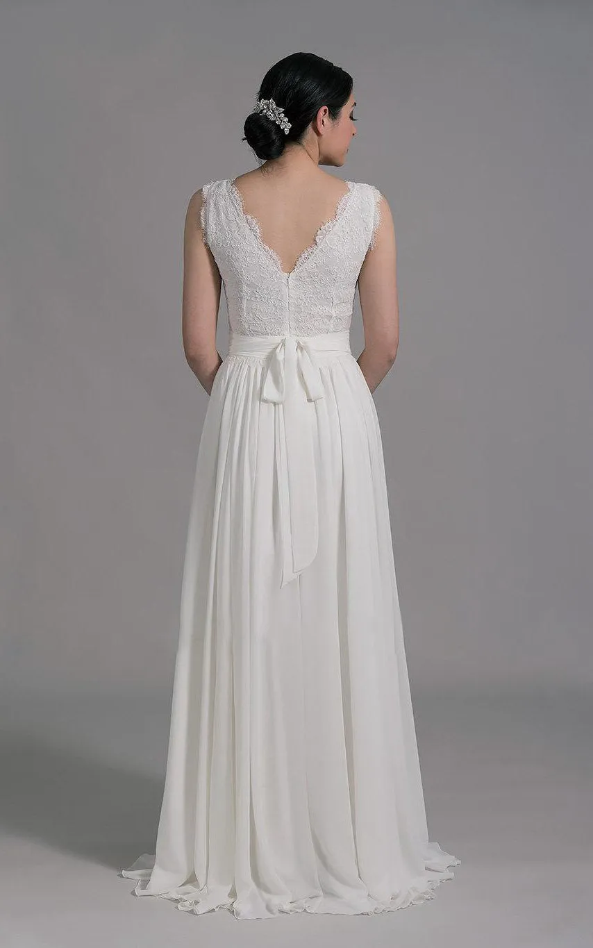 Sleeveless V-Neck Pleated Chiffon Dress With Lace Bodice