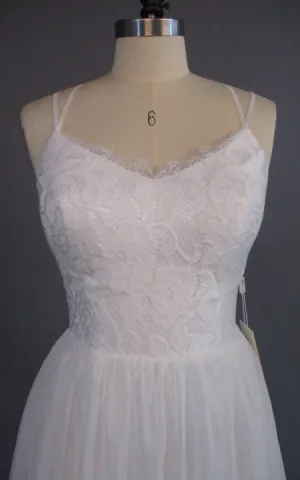 Spaghetti Strap Chiffon Lace Wedding Dress-Z715282