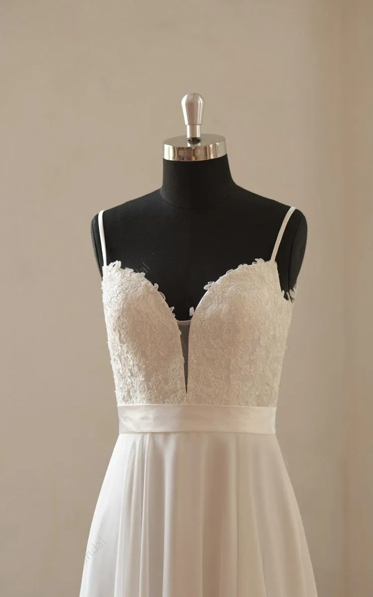 Spaghetti Strapped V-Neck Chiffon Lace Weddig Dress-711423