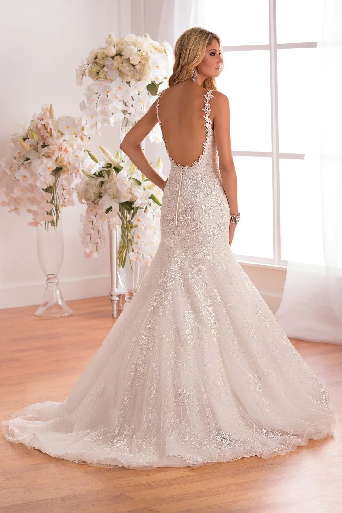 V-Neck Mermaid Wedding Dress With Low Scoop Back And Appliques-MK_702826