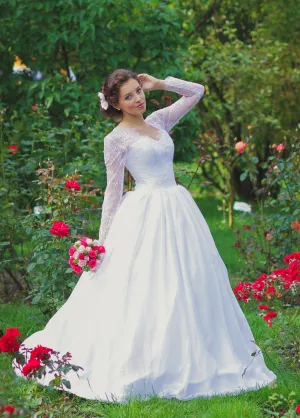 Vintage Inspired Long Lace Sleeves Tulle Wedding Dress With Lace Corset-ET_711620